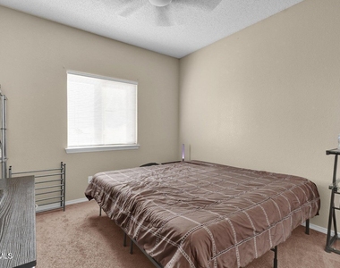 12776 Raul Mendiola Lane - Photo Thumbnail 6