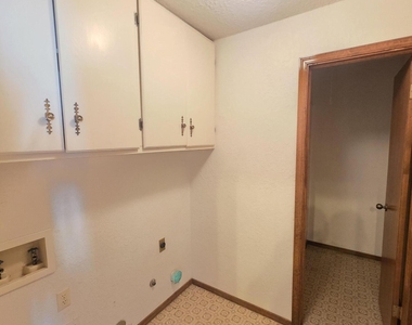 222 Canyon Terrace Drive - Photo Thumbnail 7