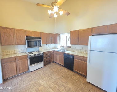 222 Canyon Terrace Drive - Photo Thumbnail 5