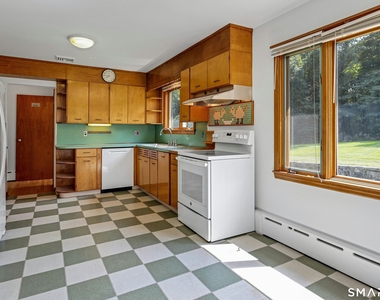 67 Barclay Drive - Photo Thumbnail 4