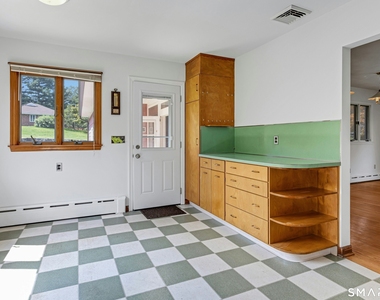 67 Barclay Drive - Photo Thumbnail 5