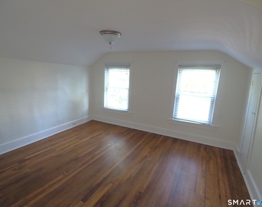25-27 Hebron Road - Photo Thumbnail 12