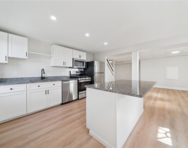 612 Hopkins St - Photo Thumbnail 3