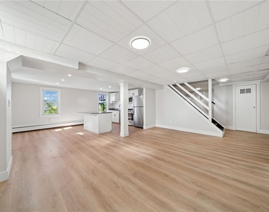 612 Hopkins St - Photo Thumbnail 4