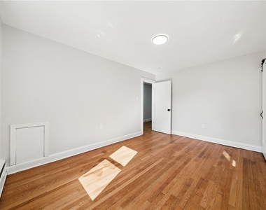 612 Hopkins St - Photo Thumbnail 14