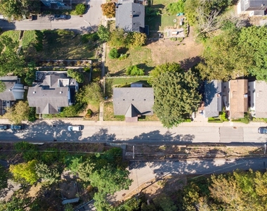 612 Hopkins St - Photo Thumbnail 16