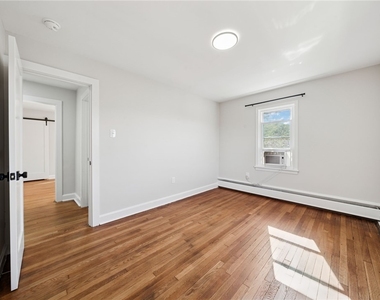 612 Hopkins St - Photo Thumbnail 11
