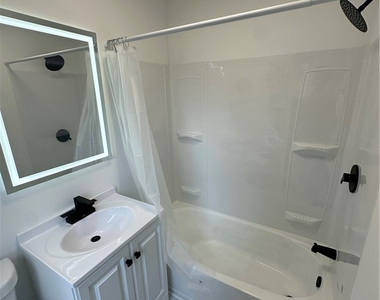 436 Cline St - Photo Thumbnail 6