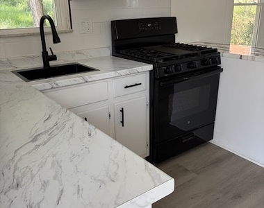 436 Cline St - Photo Thumbnail 11