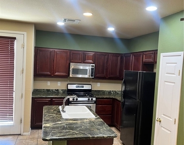 8177 Sailor Point Avenue - Photo Thumbnail 2