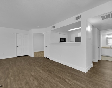 8101 W Flamingo Road - Photo Thumbnail 9