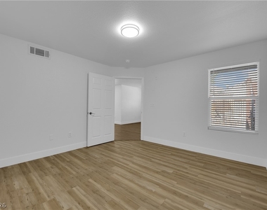 8101 W Flamingo Road - Photo Thumbnail 13