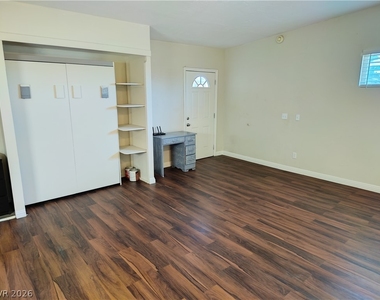 1155 Princess Katy Avenue - Photo Thumbnail 3