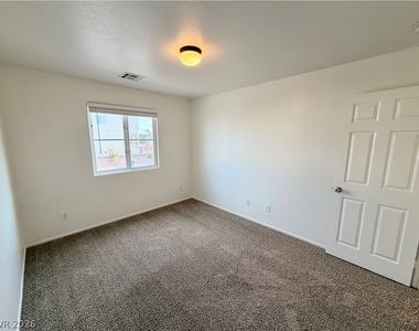 6212 W Cougar Avenue - Photo Thumbnail 30