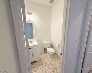 6212 W Cougar Avenue - Photo Thumbnail 6