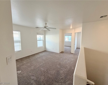 6212 W Cougar Avenue - Photo Thumbnail 15