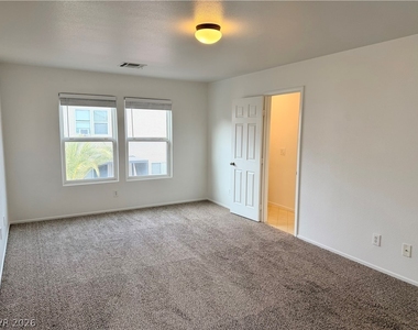 6212 W Cougar Avenue - Photo Thumbnail 16
