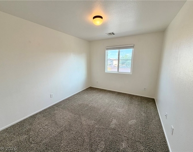 6212 W Cougar Avenue - Photo Thumbnail 26
