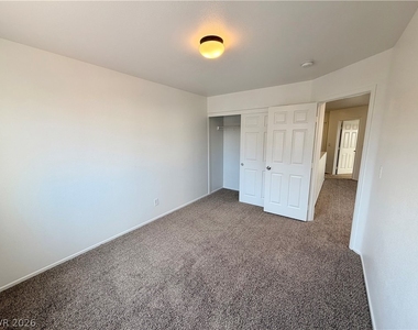 6212 W Cougar Avenue - Photo Thumbnail 23