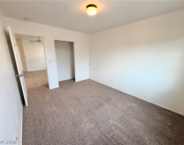 6212 W Cougar Avenue - Photo Thumbnail 25