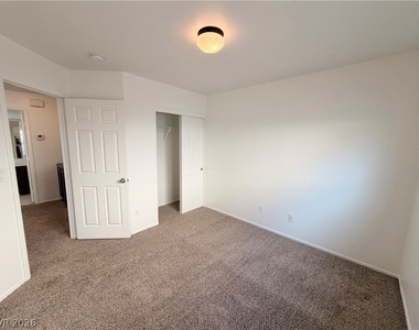 6212 W Cougar Avenue - Photo Thumbnail 31