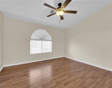 6836 Elm Creek Drive - Photo Thumbnail 4