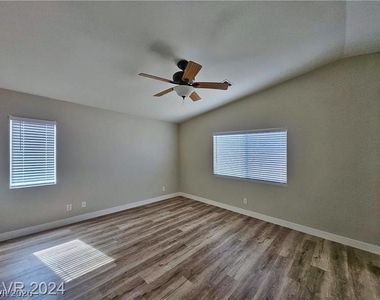 8961 Veneroso Street - Photo Thumbnail 12