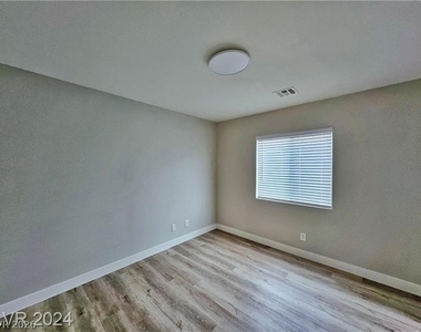 8961 Veneroso Street - Photo Thumbnail 16