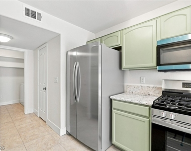 446 Winthrop Place - Photo Thumbnail 25
