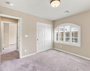 5238 Lake Sonoma Avenue - Photo Thumbnail 18