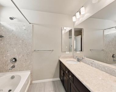 5238 Lake Sonoma Avenue - Photo Thumbnail 13