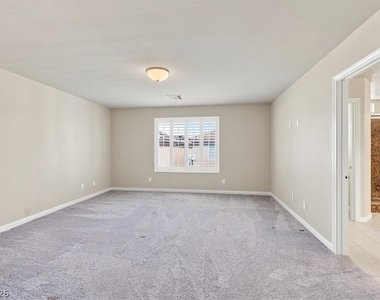 5238 Lake Sonoma Avenue - Photo Thumbnail 9