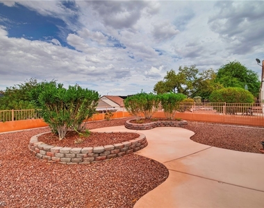 2118 Desert Woods Drive - Photo Thumbnail 20