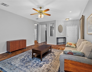 2118 Desert Woods Drive - Photo Thumbnail 4