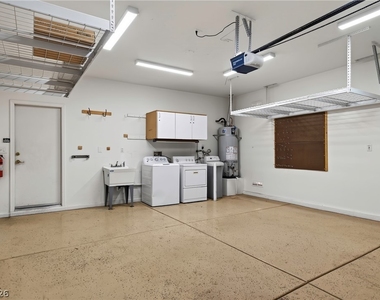2118 Desert Woods Drive - Photo Thumbnail 15