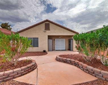 2118 Desert Woods Drive - Photo Thumbnail 18