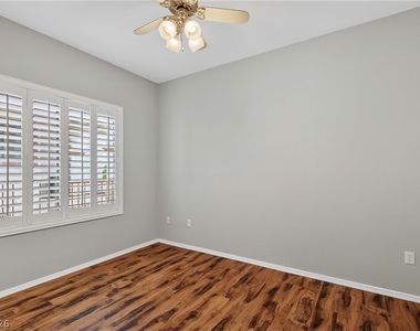 2118 Desert Woods Drive - Photo Thumbnail 12