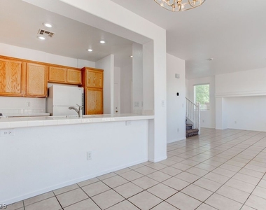 9548 Spring Blush Avenue - Photo Thumbnail 37