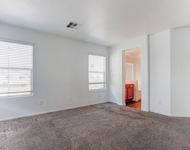 9548 Spring Blush Avenue - Photo Thumbnail 14