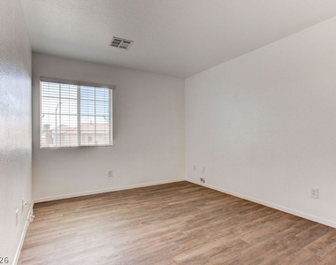 9548 Spring Blush Avenue - Photo Thumbnail 30