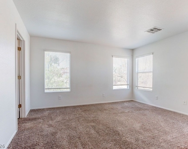 9548 Spring Blush Avenue - Photo Thumbnail 16