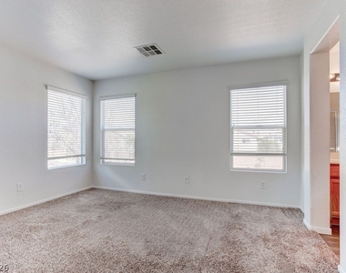 9548 Spring Blush Avenue - Photo Thumbnail 15
