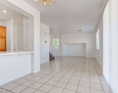 9548 Spring Blush Avenue - Photo Thumbnail 38