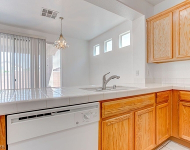 9548 Spring Blush Avenue - Photo Thumbnail 34