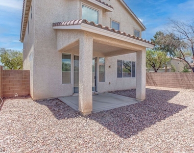 9548 Spring Blush Avenue - Photo Thumbnail 7