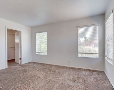 9548 Spring Blush Avenue - Photo Thumbnail 12