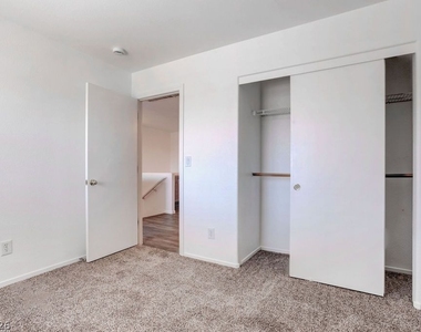 9548 Spring Blush Avenue - Photo Thumbnail 23