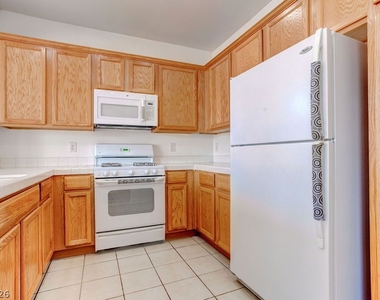 9548 Spring Blush Avenue - Photo Thumbnail 35