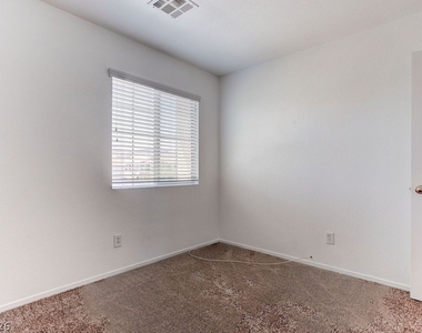 9548 Spring Blush Avenue - Photo Thumbnail 24