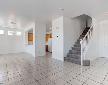 9548 Spring Blush Avenue - Photo Thumbnail 45